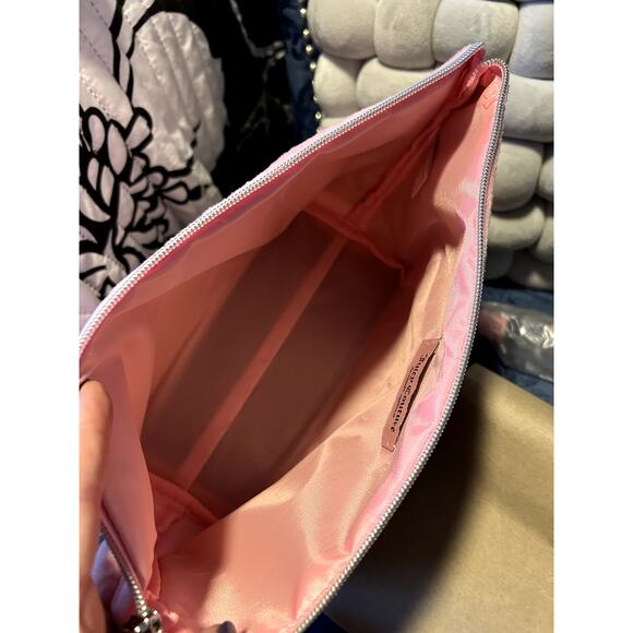 Juicy Couture Fuzzy Pink Cosmetic Travel Case NWT - Picture 4 of 8